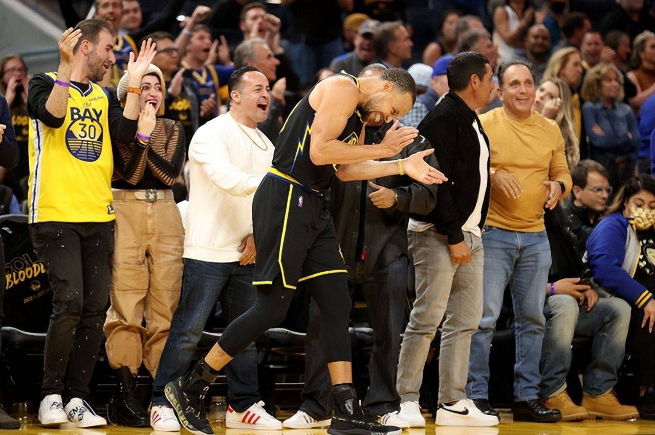 字母哥在MAD比赛中绝杀，绝杀引发热议！