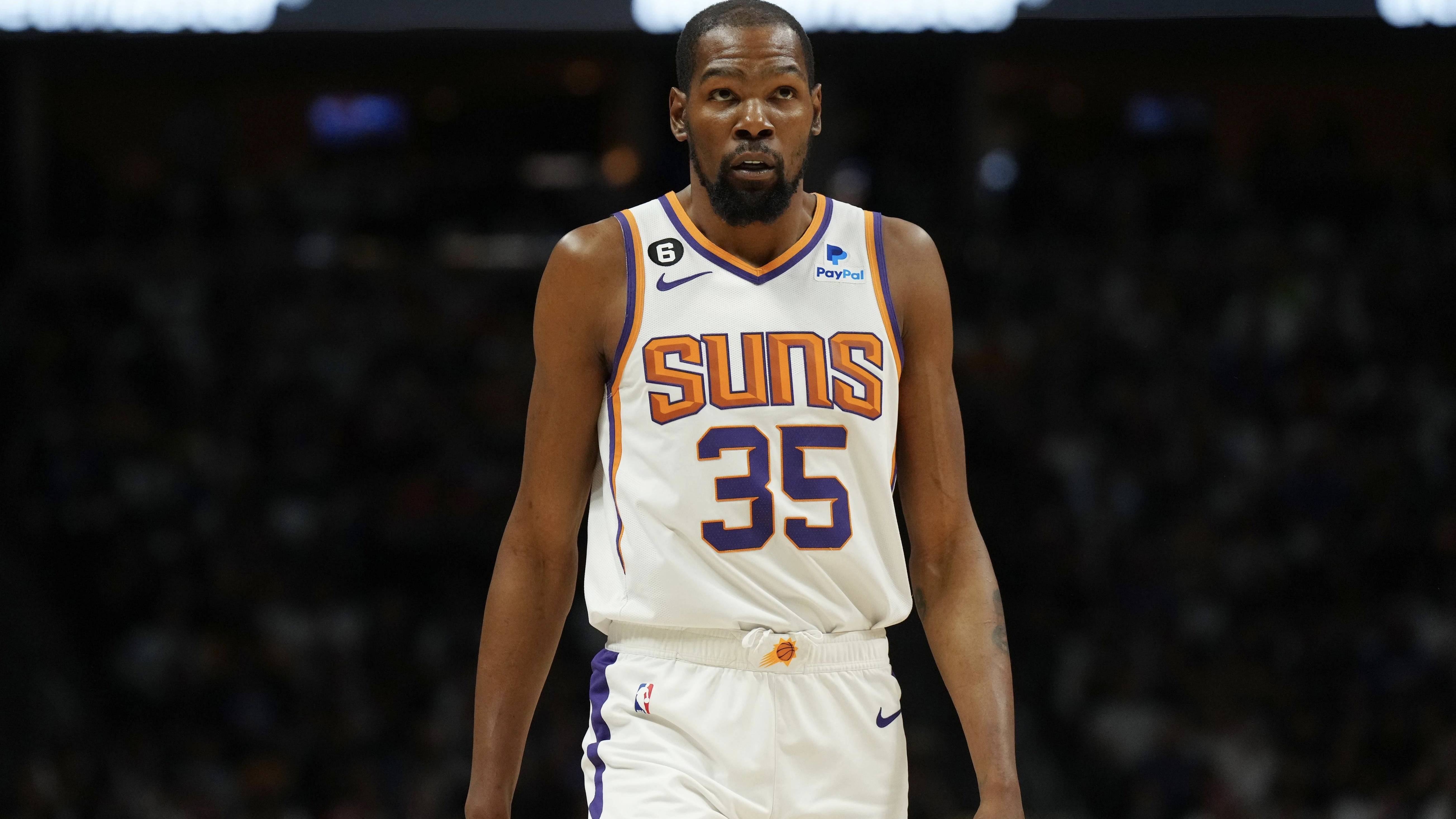 关于杜兰特在巴塞罗那比赛中大比分获胜，领先优势明显引发热议！的信息