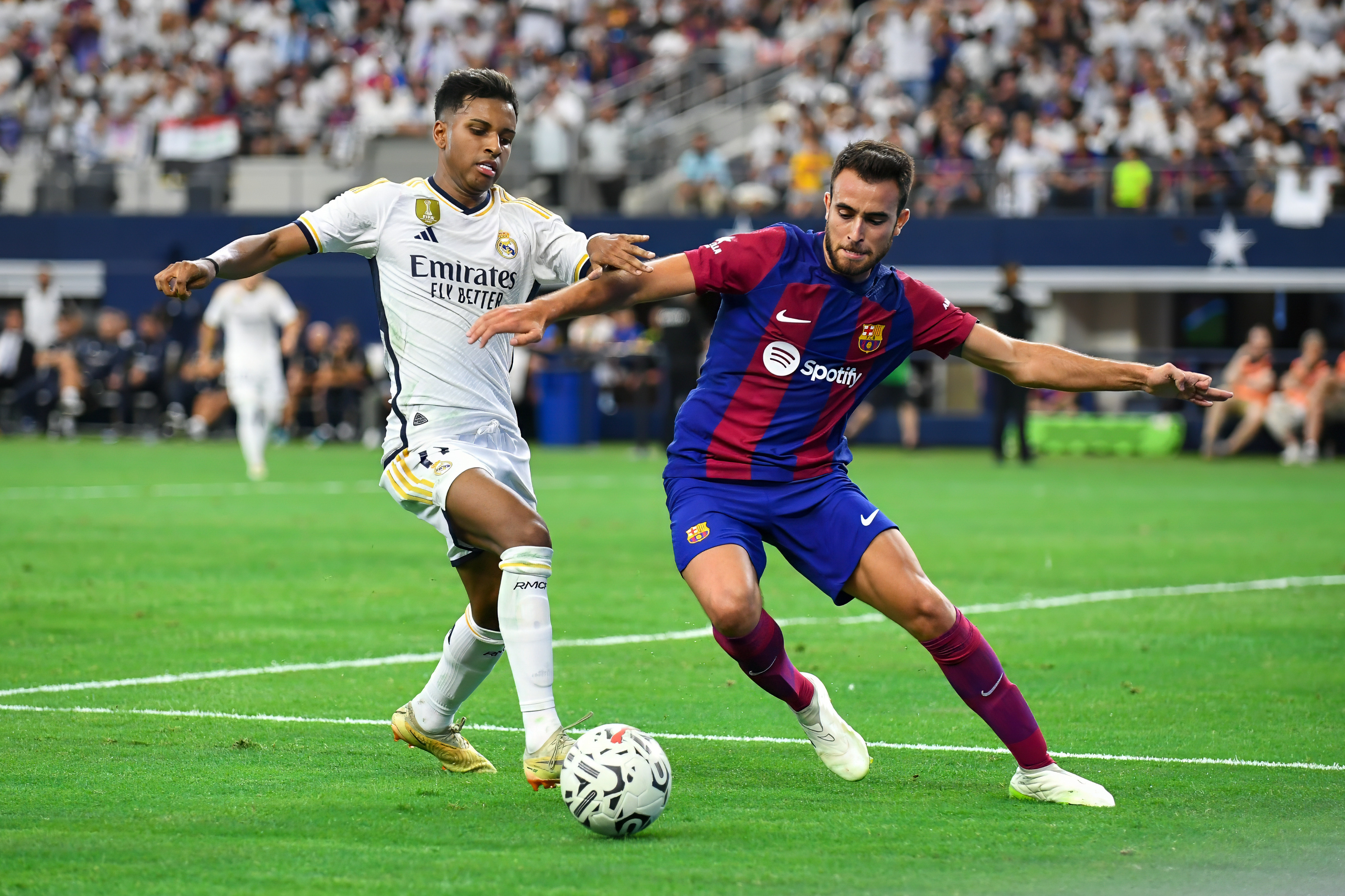 梅西重返赛场，大比分获胜首场状态出色，阿森纳观众沸腾！的简单介绍